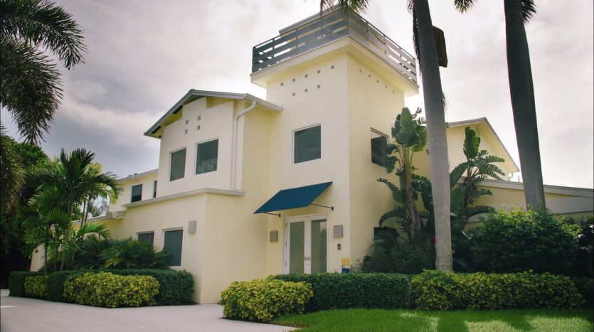 Frydman Residence, casas espectaculares filmadas con drones de última generación. ¡Vende, Compra y Alquila Tu Propiedad con REPLUS®!