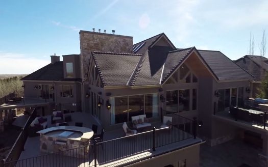 La Colina, casas espectaculares filmadas con drones de última generación. ¡Vende, Compra y Alquila Tu Propiedad con REPLUS®!