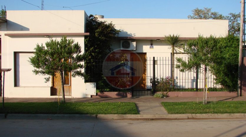 Casa en venta en Del Valle al 700 Lincoln