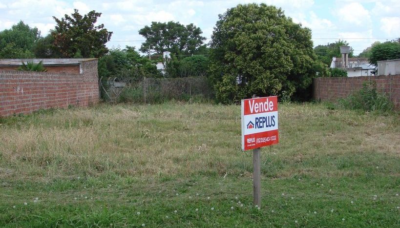 Terreno en venta en Lincoln en Guido Spano 358